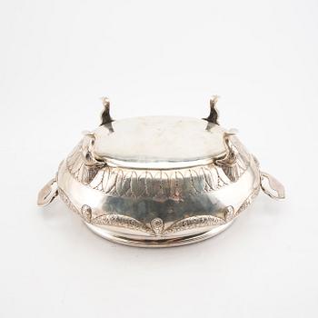 A Swedish 20th century silver tureen Swedish import impress, weight 2460 grams.