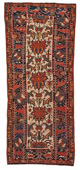 A runner, an antique Azerbaijan, ca 292,5 x 121-124 cm.