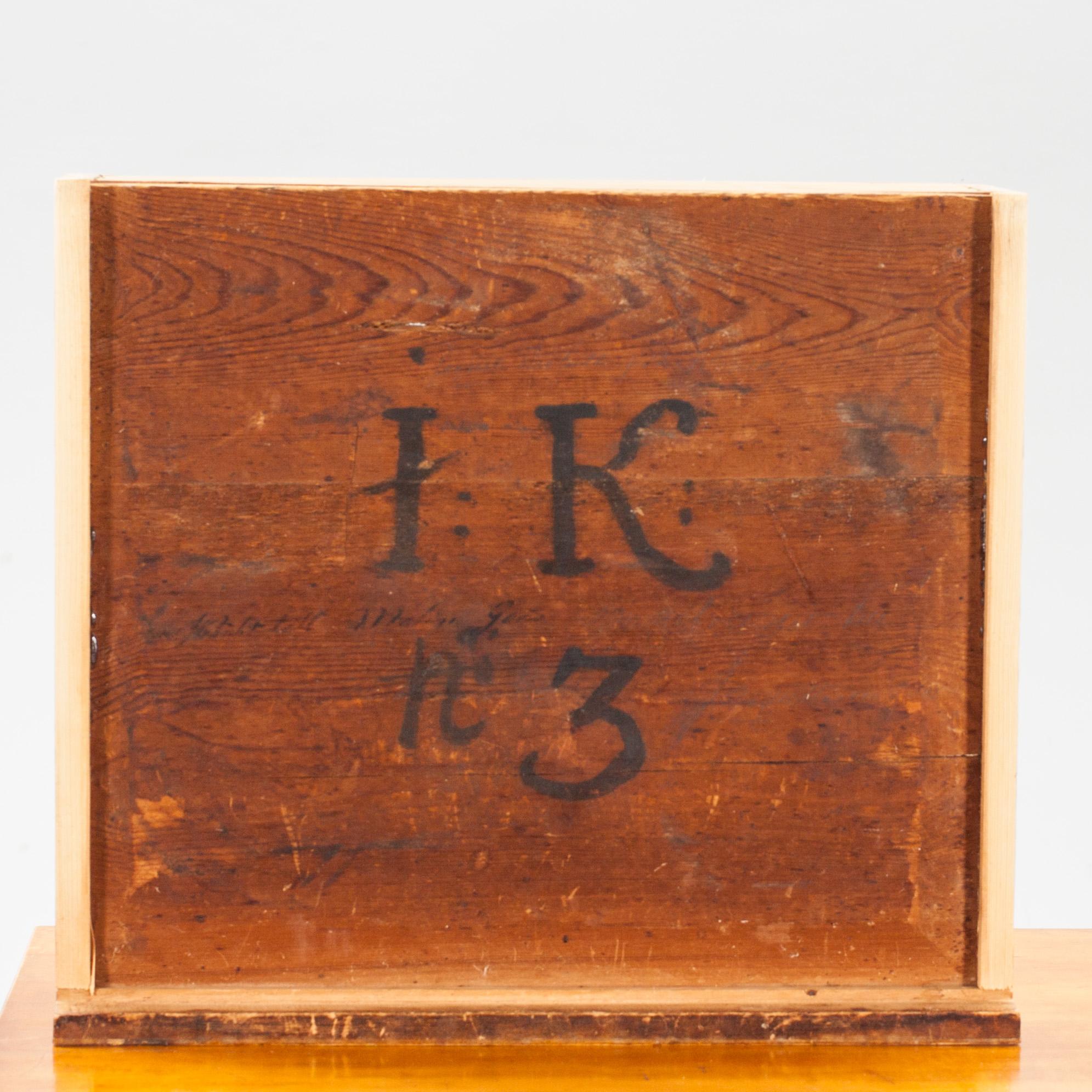 BORD med LÅDA, sengustaviansk, 1700/1800-tal.