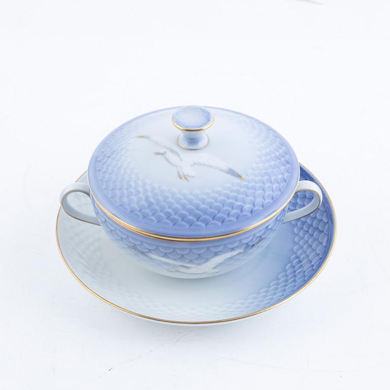 Service 104 pcs "Blue Mew" Bing & Grøndahl Denmark second half of the 20th century porcelain.