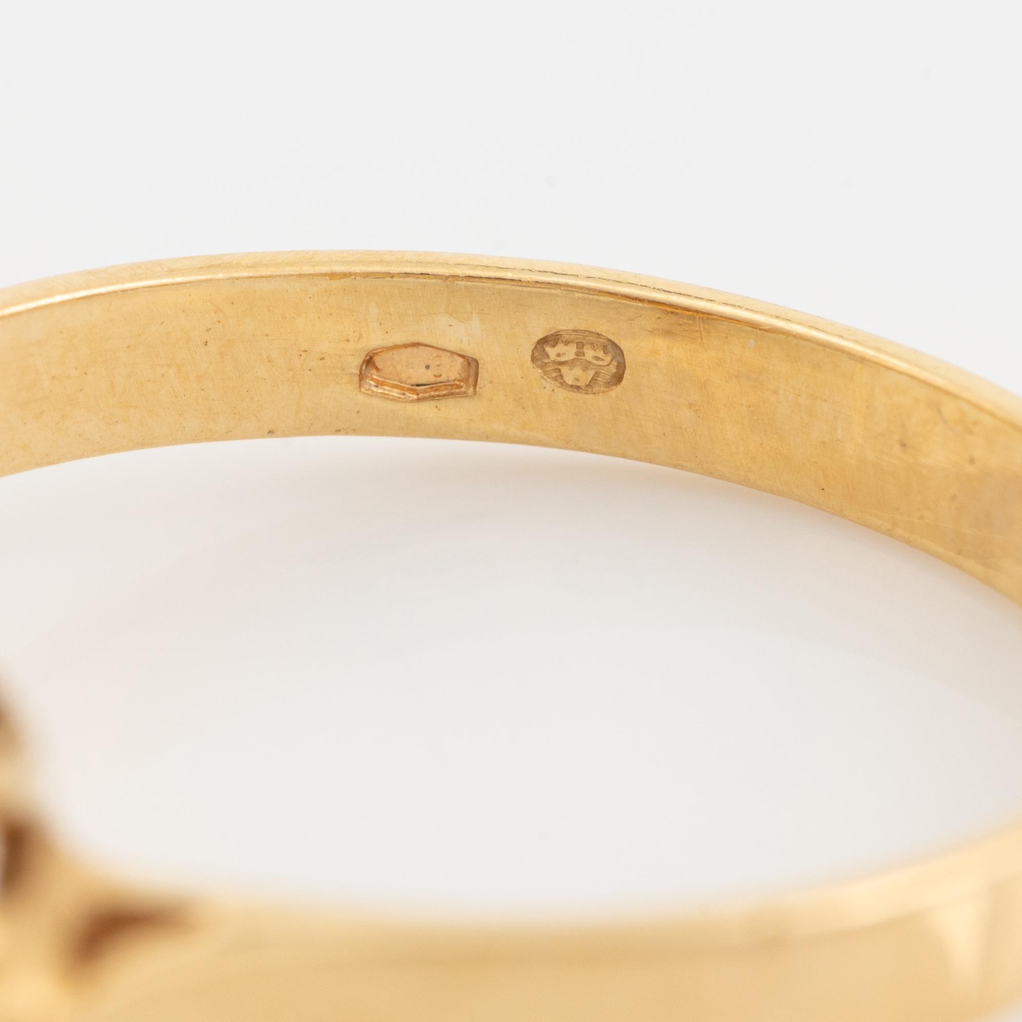 Ring samt hänge med kedja, 18K guld med granater.