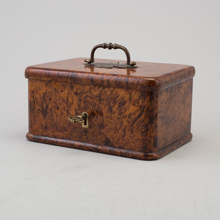 JACOB SIÖLIN, a burr alder veneered box from Köping, signed and numbered 506.