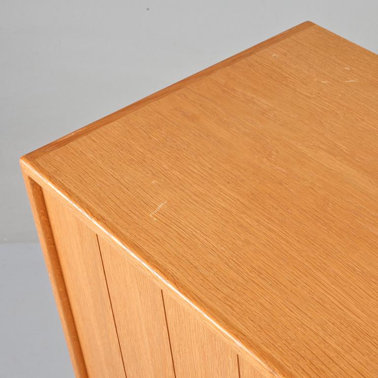 SIDEBOARD, 1900-talets tredje kvartal.