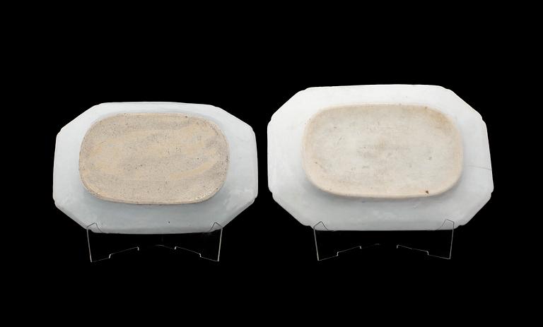 STEKFAT, 2 st olika, porslin, Qianlong, KIna 1700-tal.