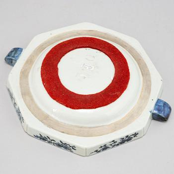 Värmefat, kompaniporslin. Qingdynastin, Qianlong (1736-95).