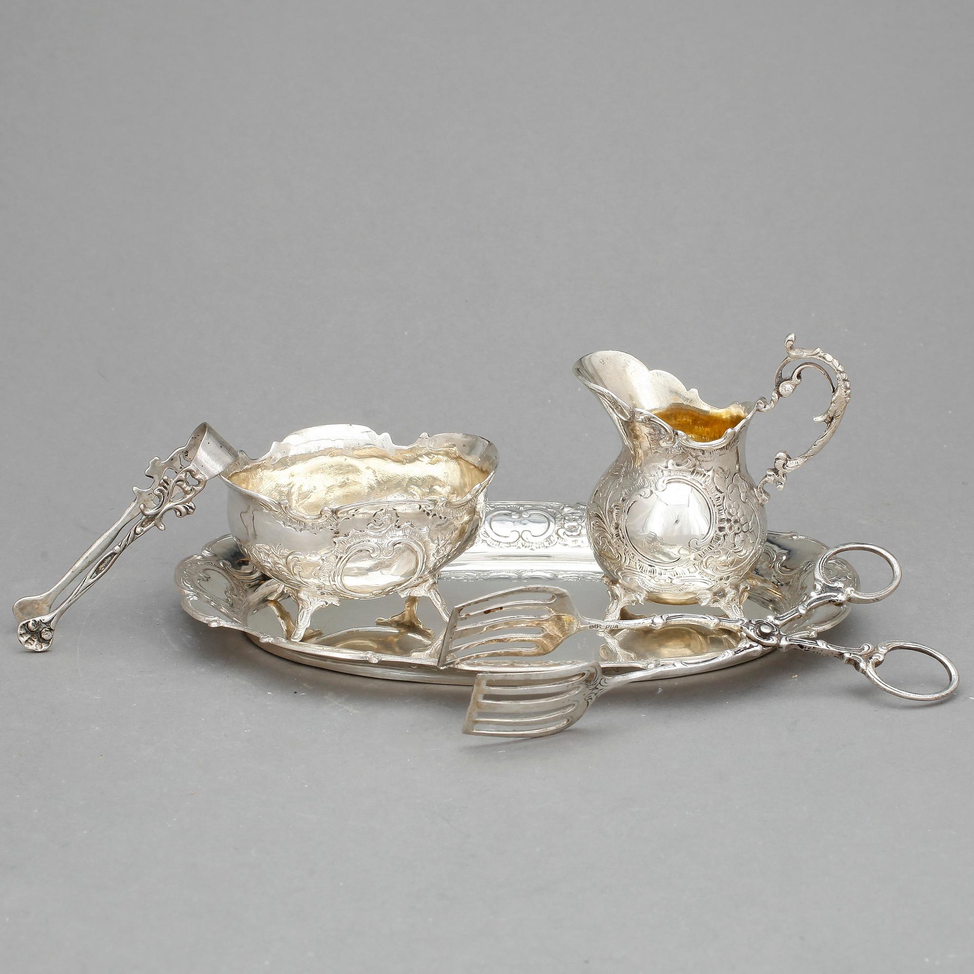KAFFESERVISDELAR, 5 st, rokokostil, silver, importstämplat, 1900-tal, tot vikt, 356 gram.