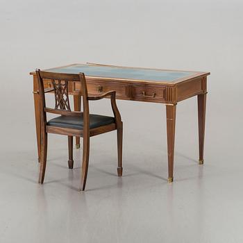 SKRIVBORD med stol England 1900-tal.