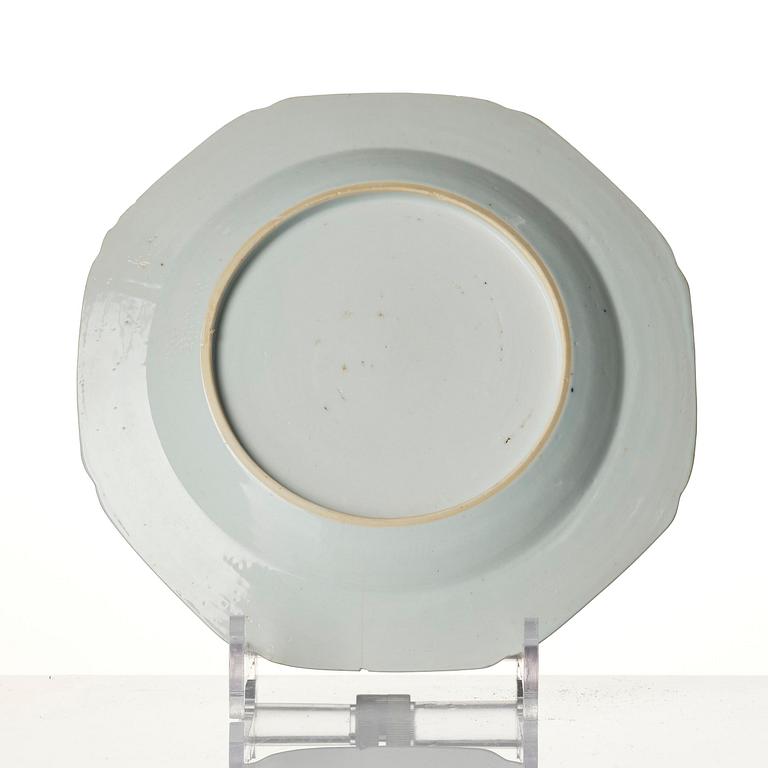 A blue and white dinner service, Qing dynasty, Qianlong (1736-95).  (45 pieces).