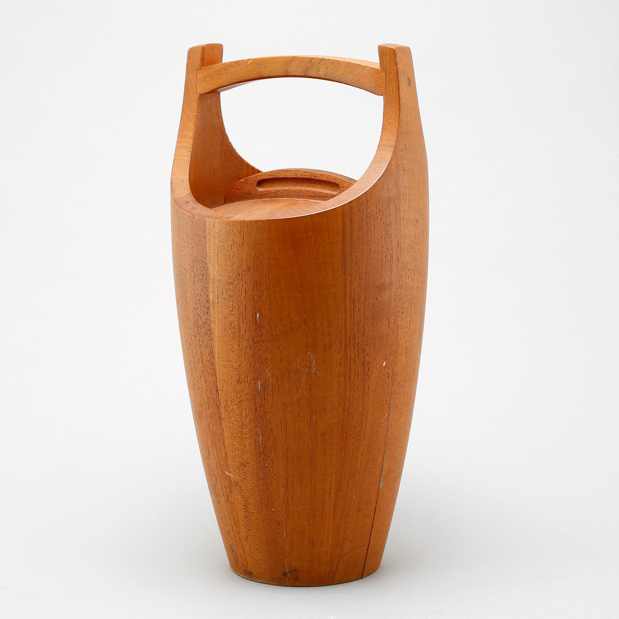 A teak ice bucket by Jens H Quistgaard for Dansk Designs, 1950/60s.