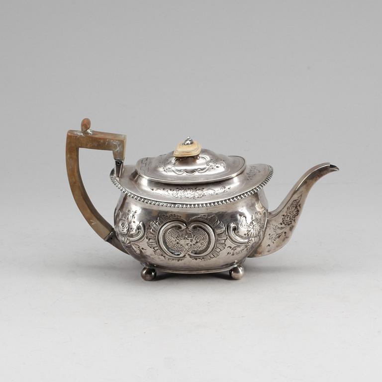 TÉKANNA, silver, Rebecca Emes & Edward Barnard, London 1810. Vikt ca 493 gram.