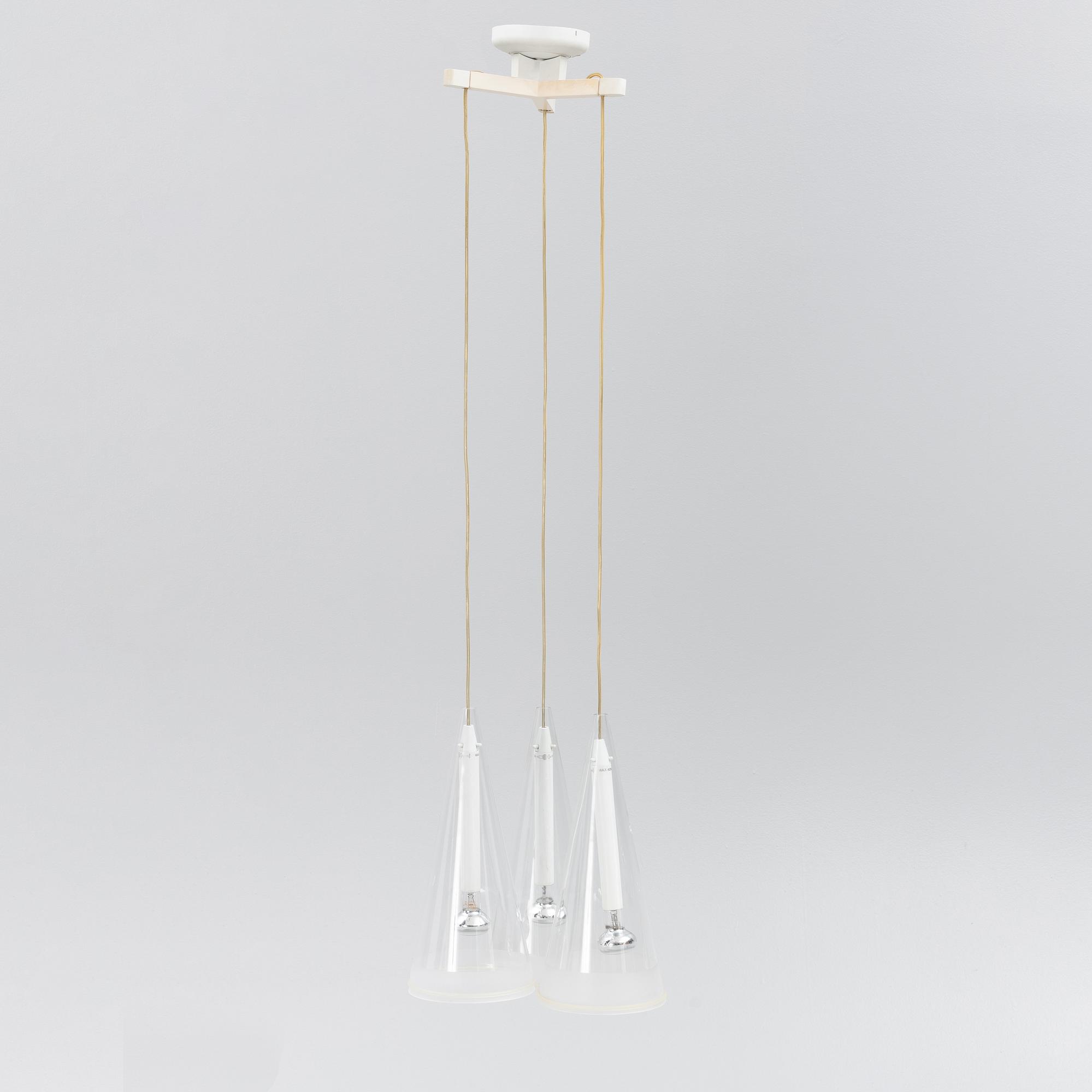 Achille Castigliono, a 'Fucsia 3" pendent light, FLOS, Italy.