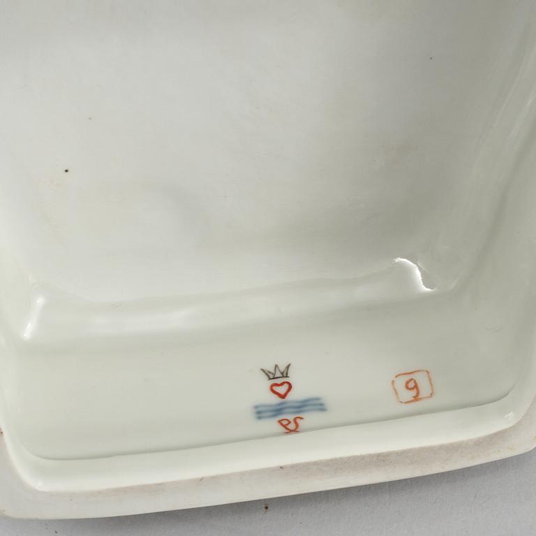 FIGURIN, porslin, Gerhard Henning, Royal Copenhagen, omkring 1900-talets mitt.