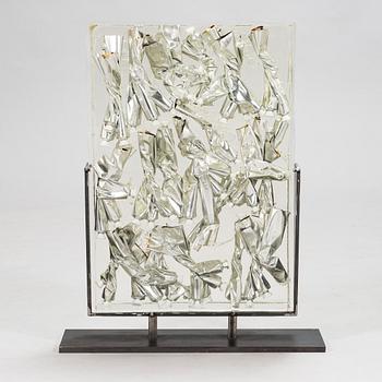 Sami Rinne, skulptur, gjutharts, signerad och daterad -20.