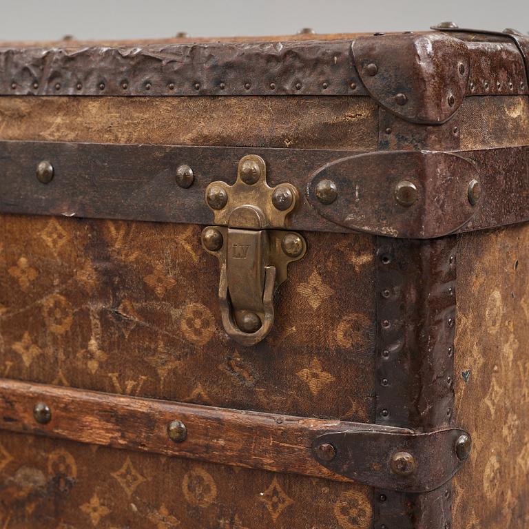 Louis Vuitton, TRUNK, Louis Vuitton, early 19th century.