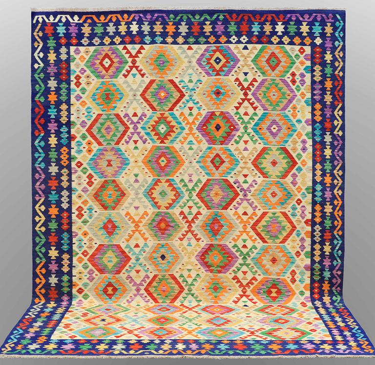Matta, Kelim, ca 347 x 249 cm.