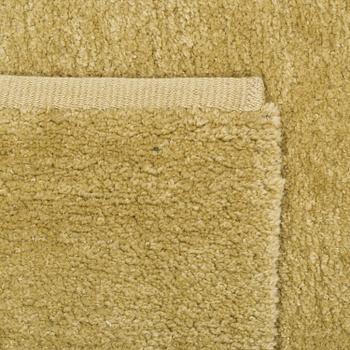 A CARPET, machine woven, possibly Astrid sampe, ca 306 x 188 cm.