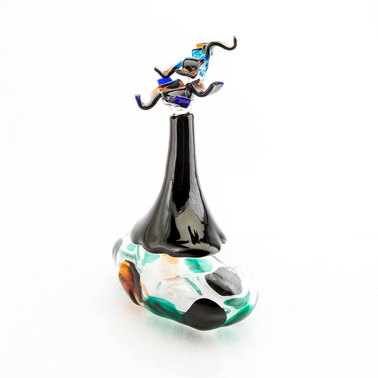 A signed decanter with stopper by Gino Salviati, Salviati Italy.