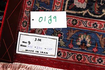 A carpet, Kashan, ca 395 x 295 cm.