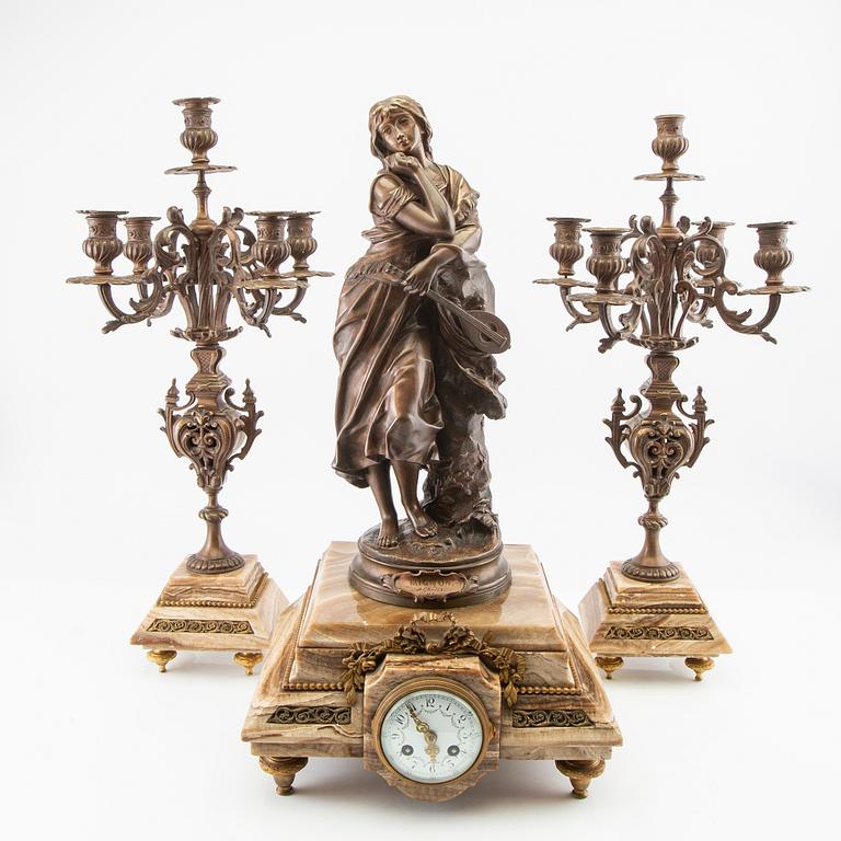 Table garniture 3 pcs 20th century.