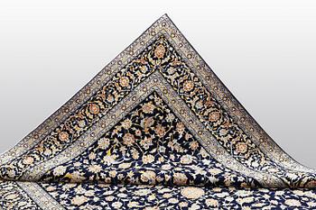 A carpet, Kashan, ca 416 x 304 cm.