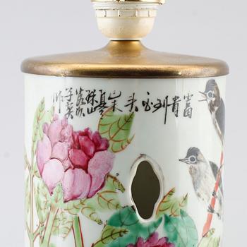 BORDSLAMPA, porslin, Kina, 1900-tal.