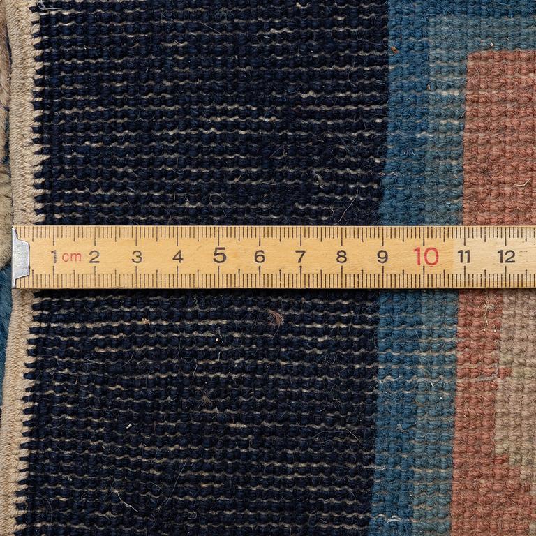 A carpet, China, c. 488 x 343 cm.