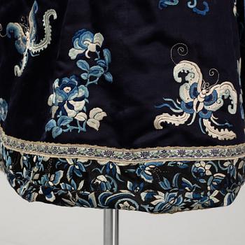 A Chinese silk robe, early 20th Century.