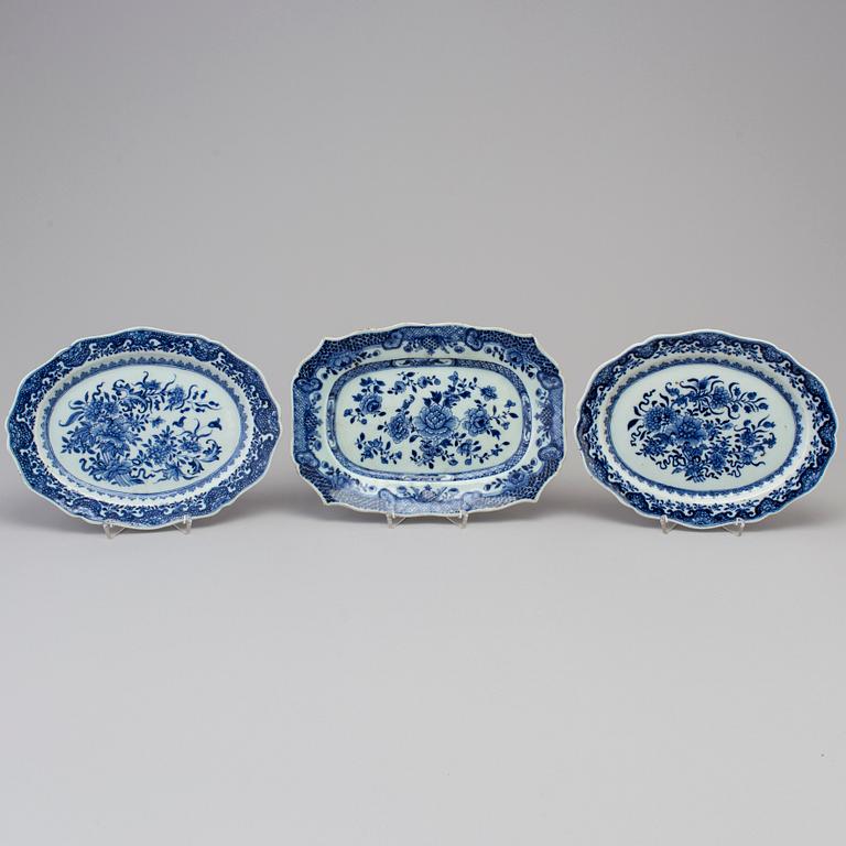 Three blue and white serving dishes, Qing dynasty, Qianlong (1736-95).