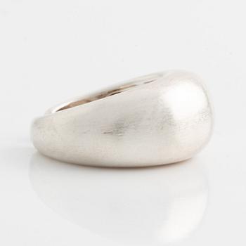An Ole Lynggaard silver ring.