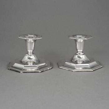 LJUSSTAKAR, ett par, silver, svenska importstämplar, 1900-tal.