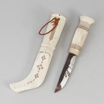 TORE SUNNA, a Sami reindeer horn knife, signed Thore Sunna.