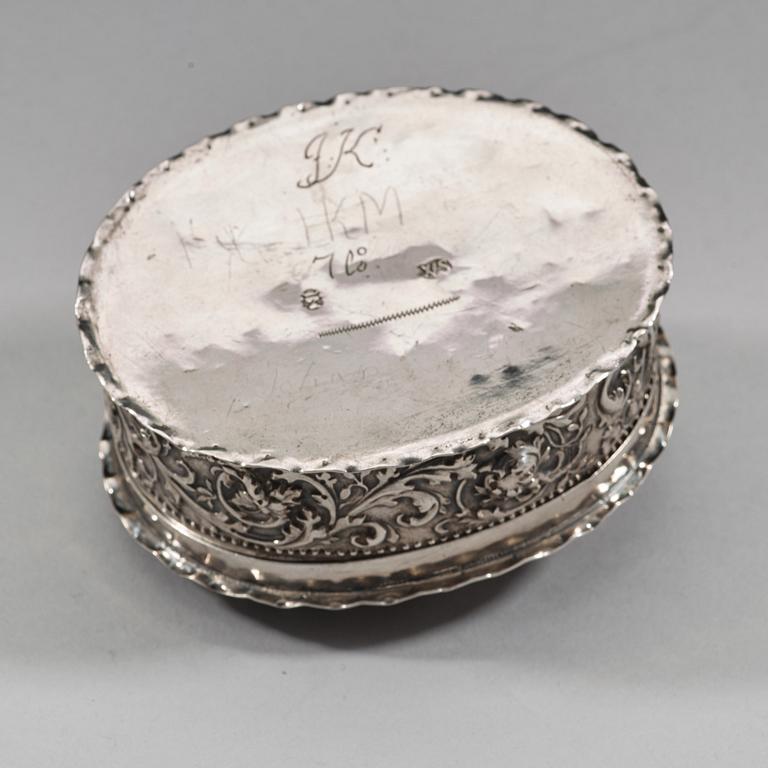 WOLTER SIEWERS, Norrköping (verksam 1693-1722 (-24)), dosa, silver, barock.