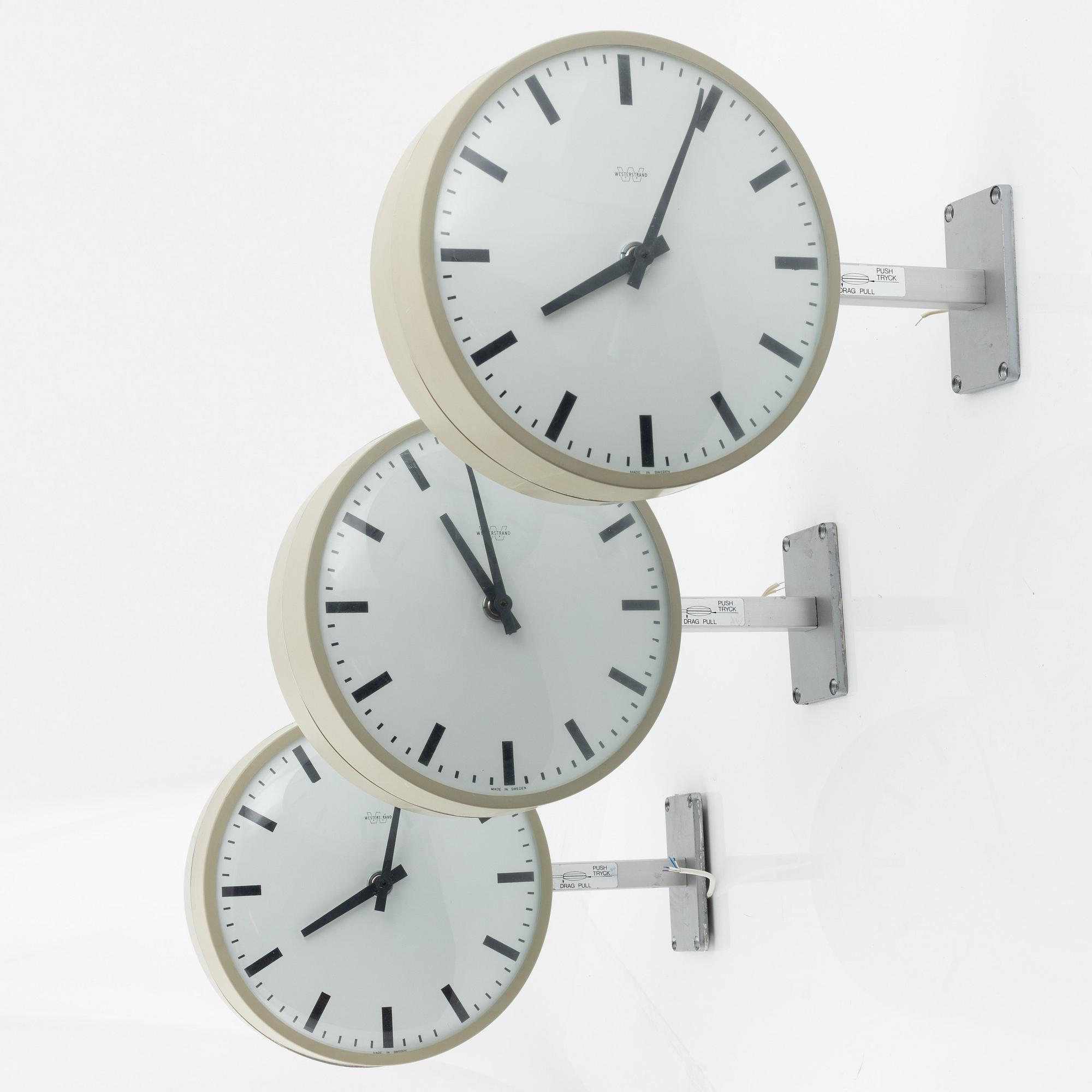 3 wall clocks, Töreboda, Sverige 20th Century.