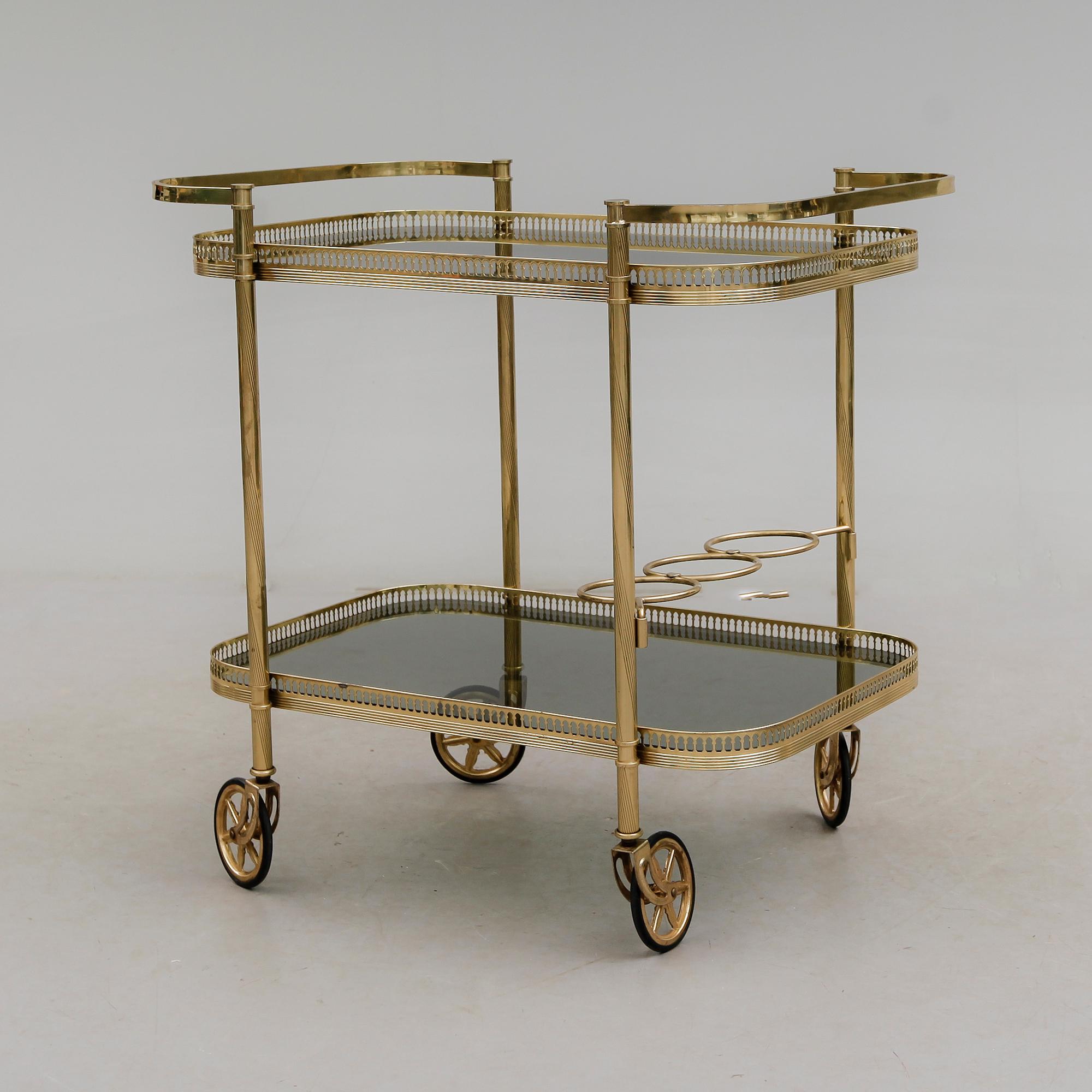 SERVERINGSVAGN, 1900-talets andra hälft.