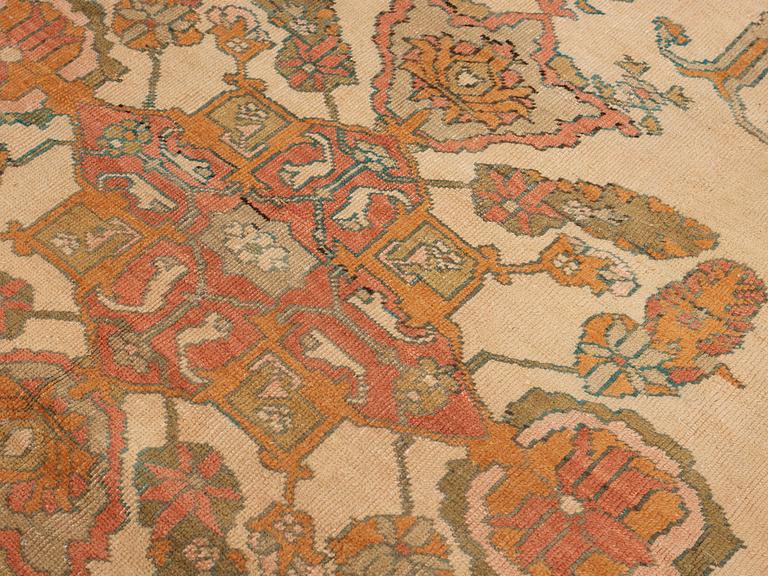 MATTA. Antique Ushak. 548 x 380,5 cm.