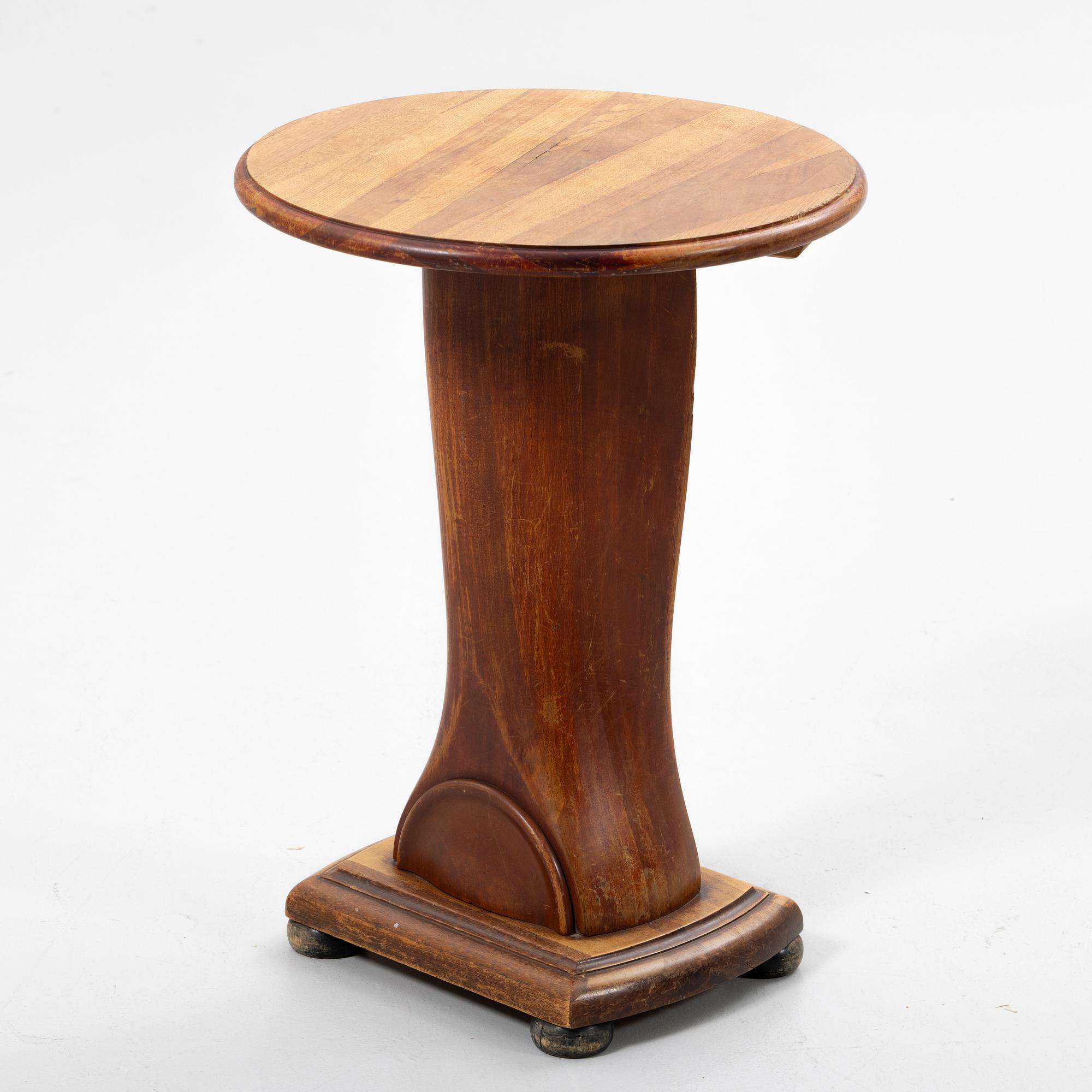 Propeller table, 20th century.