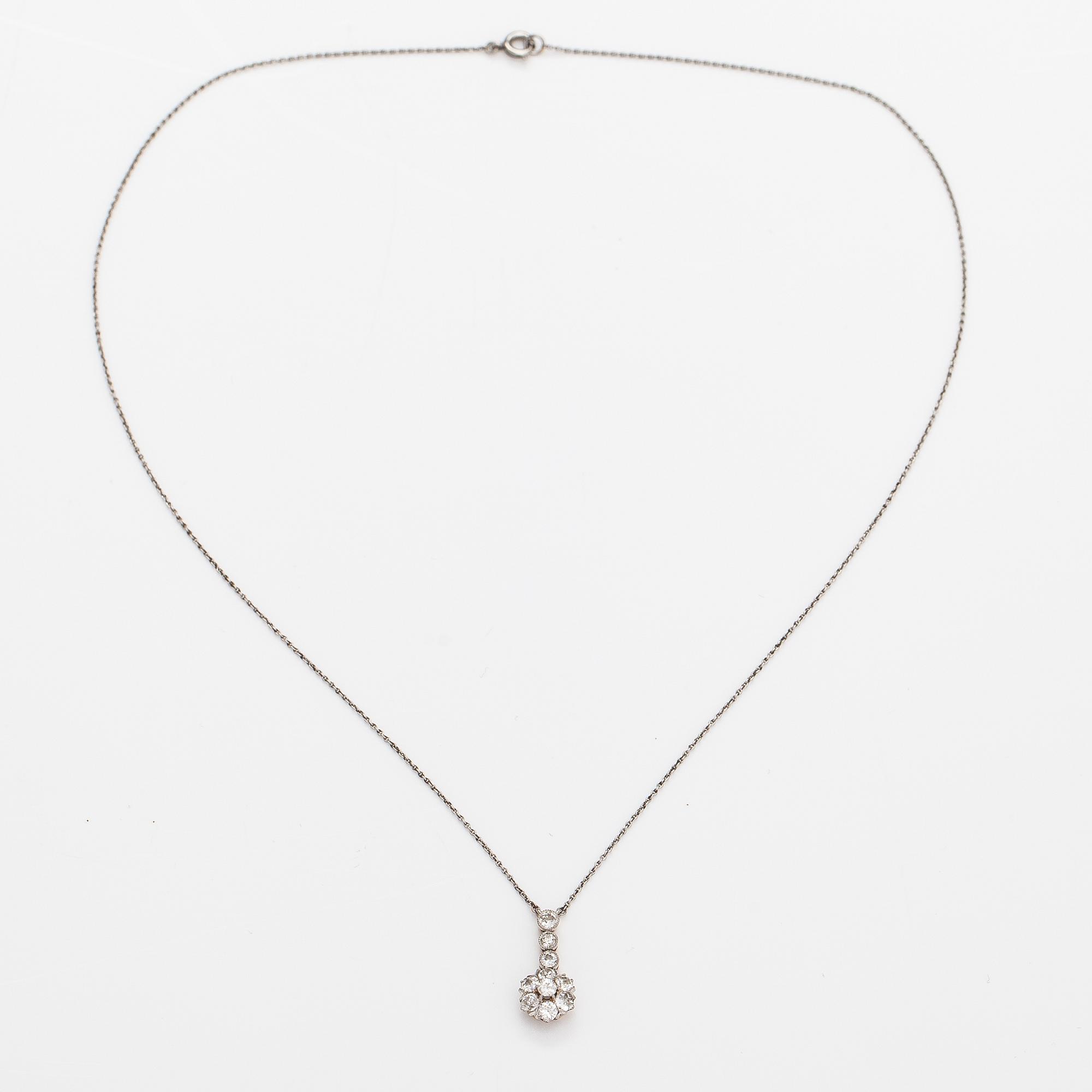 Halsband, 14-18K vitguld och platina, diamanter ca 0.80 ct tot.
