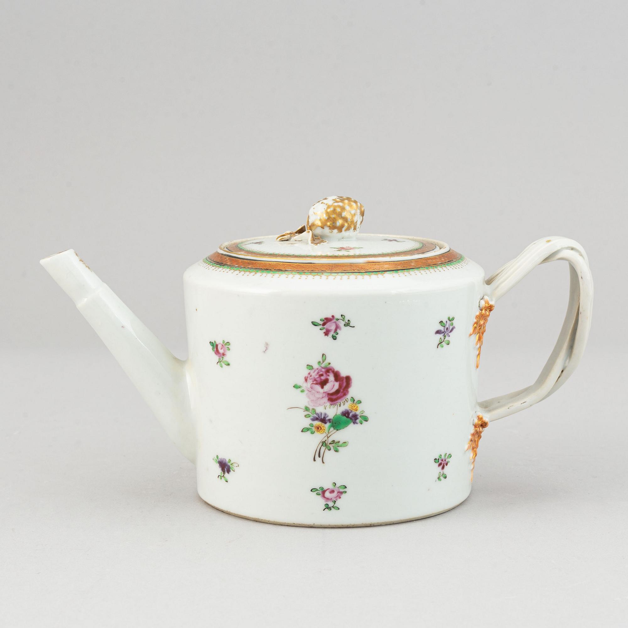 Tekanna med lock, kompaniporslin. Qingdynastin, Jiaqing (1796-1820).