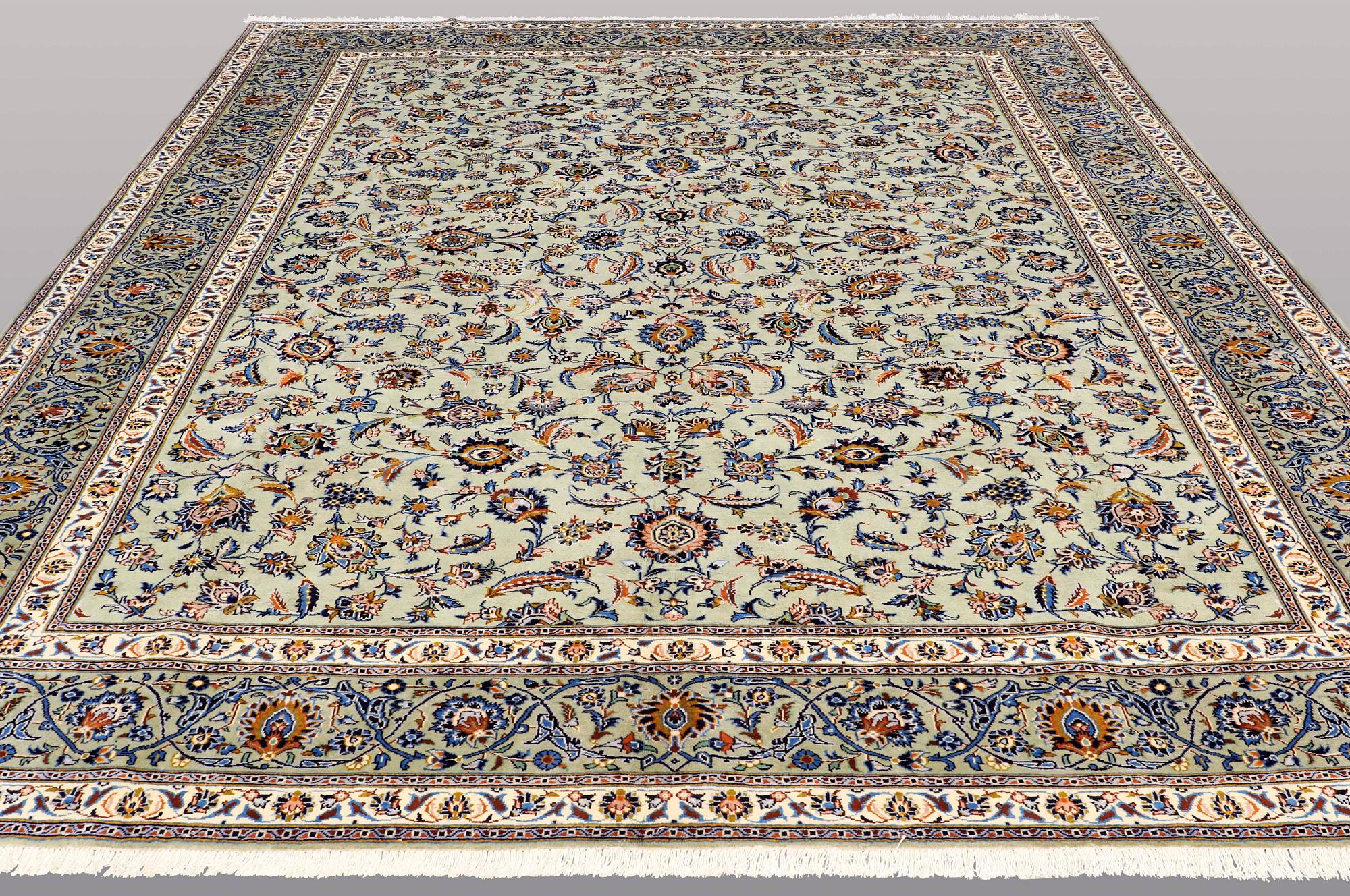 A carpet, Kashan, ca 414 x 310 cm.