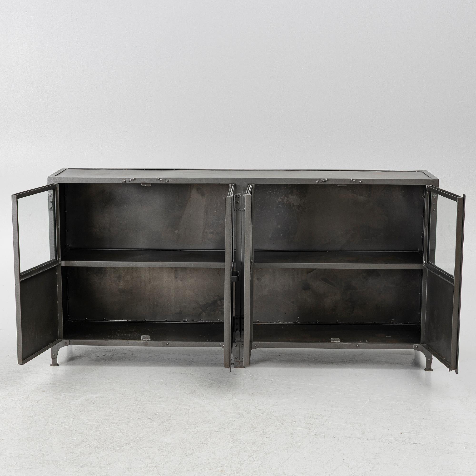 Sideboard, Manzana.