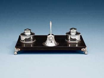 913. A Swedish 18th century silver and wood ink-stand, makers mark of Christian Henrik Klinck, Stockholm 1783.