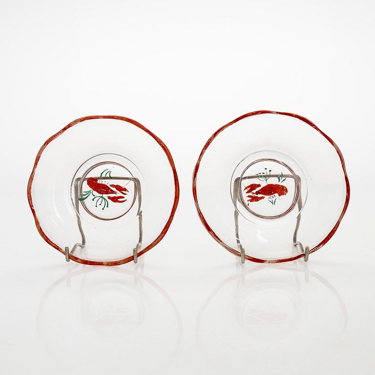 Lautasia, 23 kpl, lasia, rapukoristelu, Helsingin Purjehdusseuran HSS ravintolasta, 1930-40-luku.