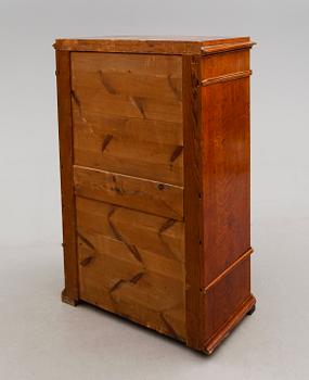 CHIFFONJÉ, 1800-talets mitt.