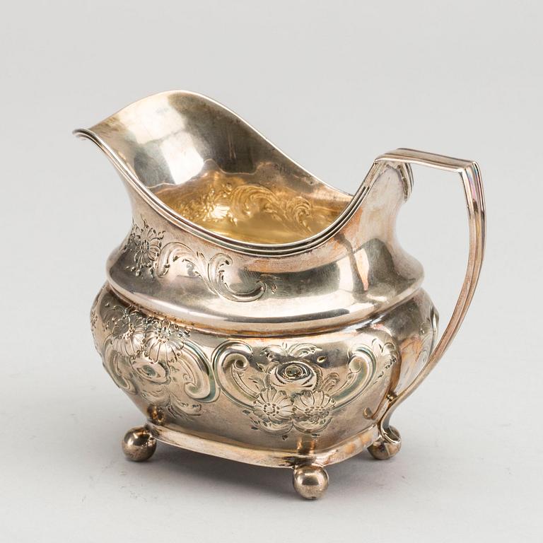 A London silver Milk Pitcher, 1810. Ca 140 g.