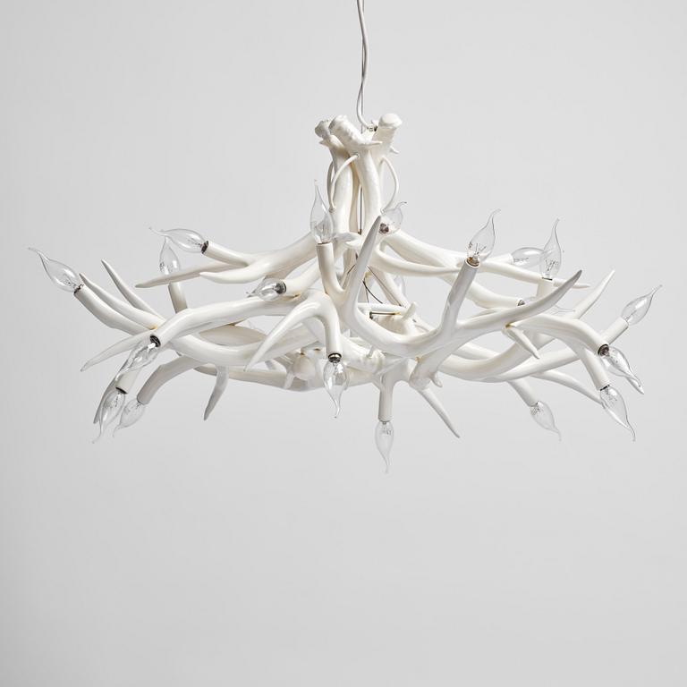 Jason Miller, takkrona, "Superordinate Chandelier 12 Antlers, taklampa, Roll & Hill, USA.