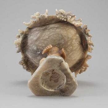 A alabaster tazza ca 1900.