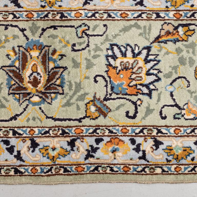 Matto, Kashan, ca 368 x 277 cm.