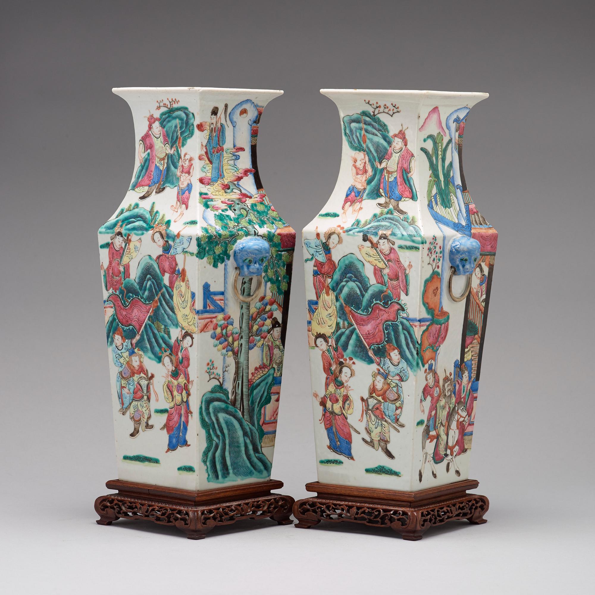 VASER, ett par, porslin. Qing dynastin, 1800-tal.