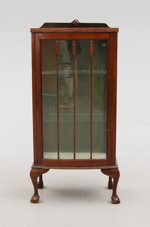 VITRINSKÅP, England, 1900-talets första hälft.