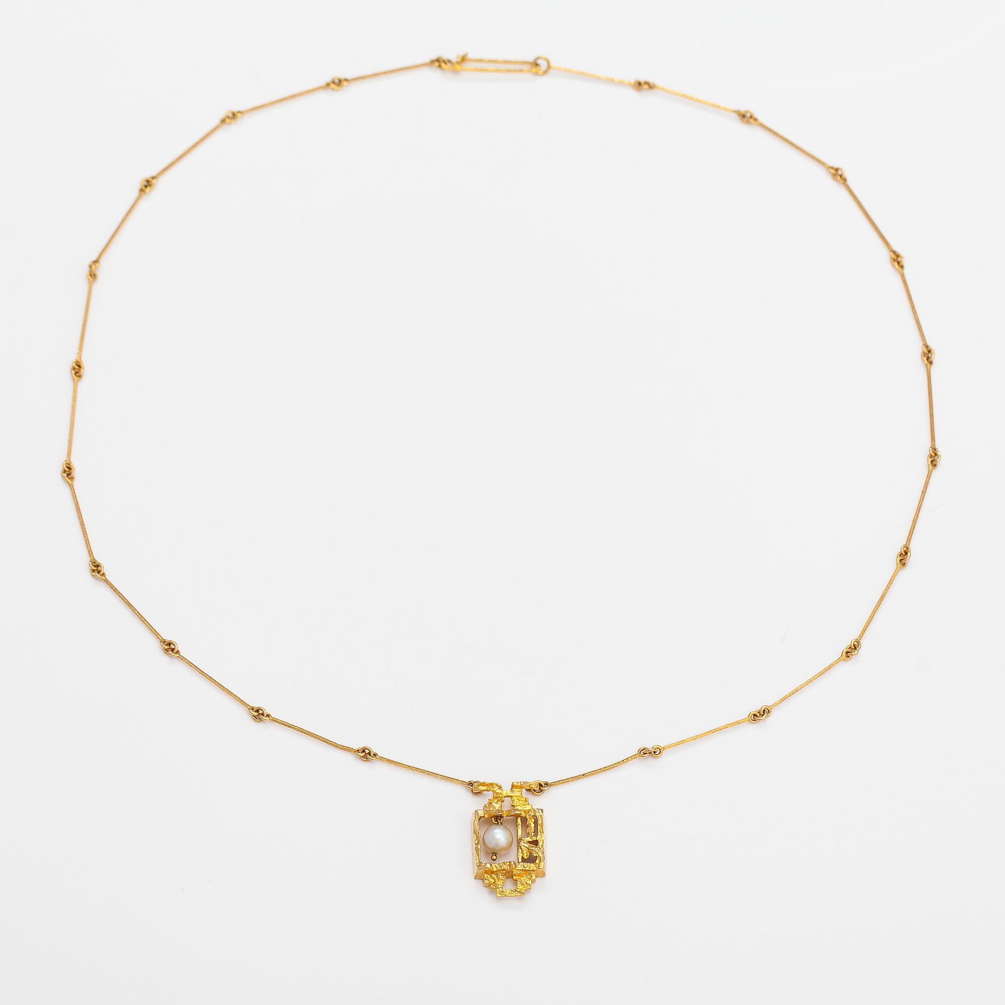 Björn Weckström, "Magic pearl", an 18K gold necklace with a cultured pearl. Lapponia.